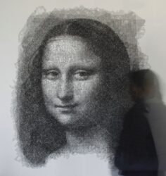 mona lisa sculpture by Seung Mo Park